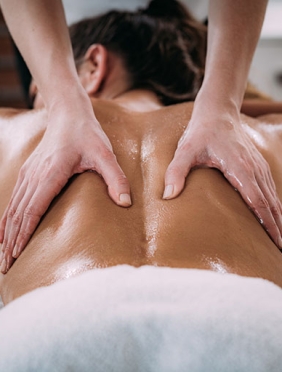 Massage Trị Liệu Cột Sống Tại CareLife